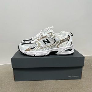 Brand New New Balance Womens 530 Black and Light Gold Size 6M - Womens 8